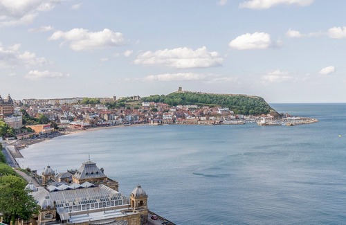 South Cliff Cabina | 2 bedroom accommodation in Scarborough