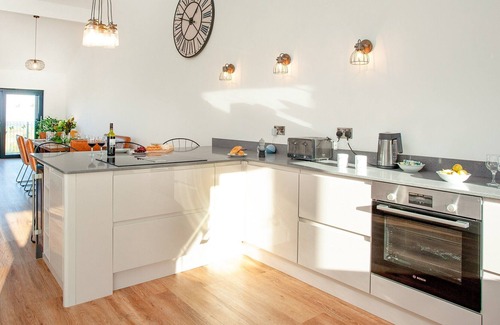 Over Stowey Cabina | 2 bedroom accommodation in Over Stowey, near Bridgwater