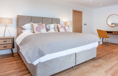 Over Stowey Cabina | 2 bedroom accommodation in Over Stowey, near Bridgwater