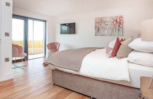 Over Stowey Cabina | 2 bedroom accommodation in Over Stowey, near Bridgwater