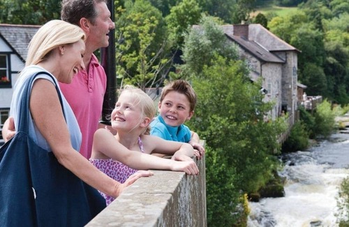 Llangollen Cabina | 2 bedroom accommodation in Llangollen