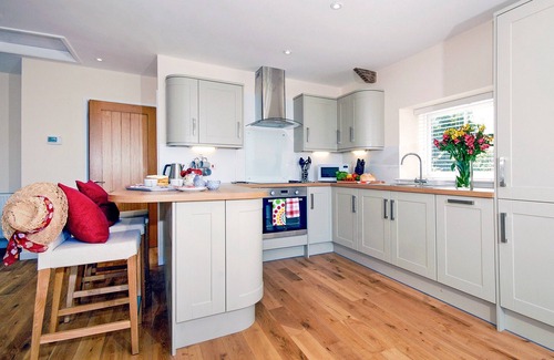 Fishguard Cabaña | 2 bedroom accommodation in Llanychaer