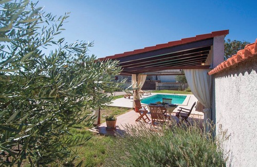 Cabrunici Casa | 2 bedroom accommodation in Cukrici
