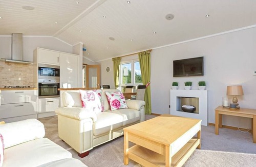 Blackburn Chalet De Esquí | 2 bedroom accommodation in Old Langho, Ribble Valley
