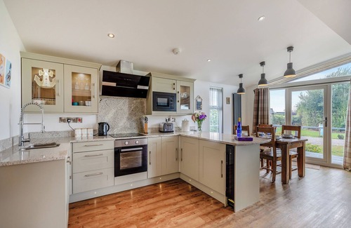 Welsh Frankton Chalet De Esquí | Alojamiento de 2 habitaciones en Ellesmere