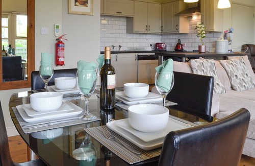 Kingswood Cabaña | Alojamiento de 2 habitaciones en Forden, near Welshpool
