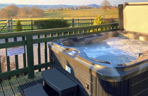 Kingswood Cabaña | Alojamiento de 2 habitaciones en Forden, near Welshpool