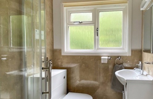 Scaniport Cabaña | 2 bedroom accommodation in Kirkhill, near Beauly
