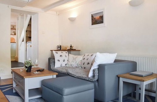 Grenofen Cabaña | Kestrel Cottage is a charming countryside retreat near Tavistock, perfect for up to four guests.
