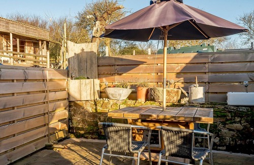 Alfreton Cabaña | 2 bedroom accommodation in Matlock, Near Alfreton