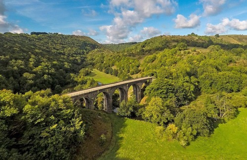 Alfreton Cabaña | 2 bedroom accommodation in Matlock, Near Alfreton