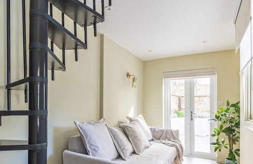 Montpelier Cabaña | 2 bedroom accommodation in Brighton