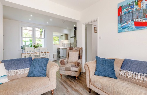 Brighton Cabaña | Stunning views of the English Channel and Brighton Marina.
