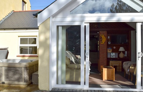 Fishguard Cabaña | 2 habitaciones alojamiento en cerca de Dwrbach, Fishguard