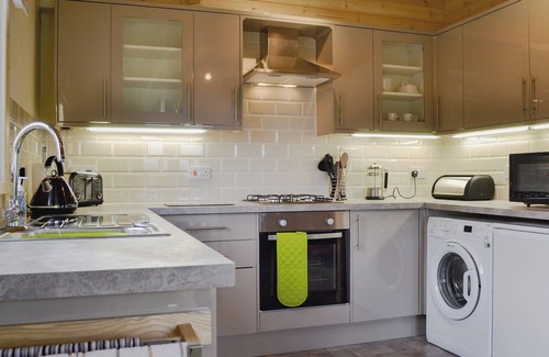 Kingswood Cabaña | Alojamiento de 2 habitaciones en Bromlow, near Minsterley