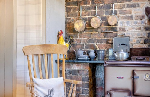 Oswestry Cabaña | 2 bedroom accommodation in Croesau Bach, near Oswestry