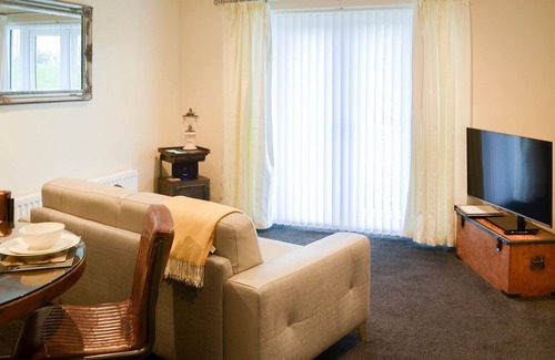 Woodhorn Cabaña | 2 bedroom accommodation in Ellington, near Morpeth