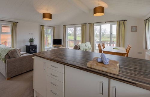 Yaxham Cabina | 2 bedroom accommodation in Yaxham, Dereham