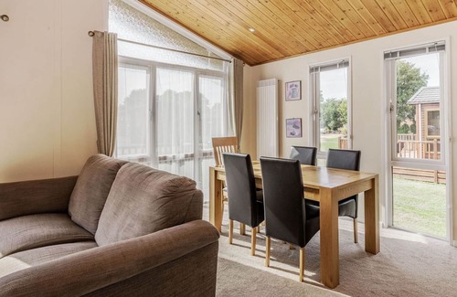 Yaxham Cabina | 2 bedroom accommodation in Yaxham, Dereham