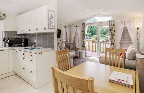 Yaxham Cabina | 2 bedroom accommodation in Yaxham, Dereham