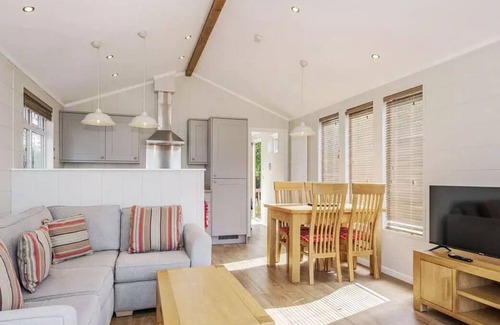 Yaxham Cabina | 2 bedroom accommodation in Yaxham, Dereham