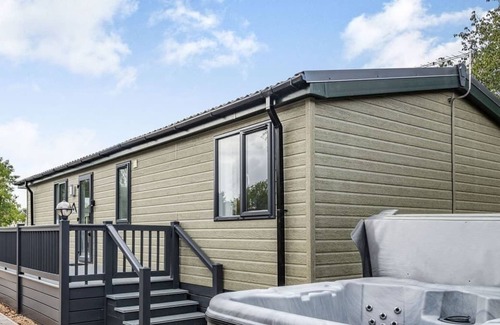 Yaxham Cabina | 2 bedroom accommodation in Yaxham, Dereham