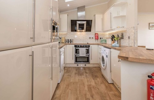 Yaxham Cabina | 2 bedroom accommodation in Yaxham, Dereham