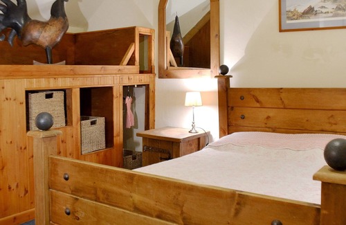 Whitland Cabaña | 2 habitaciones alojamiento en Llandewi Velfrey, cerca de Narberth