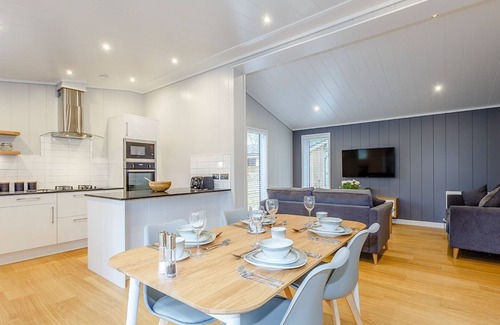 Elton Casa | 2 bedroom accommodation in Haddon