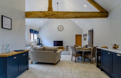 Newark Cabaña | 2 bedroom accommodation in East Stoke, near Newark