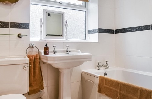 Ogden Cabaña | 2 bedroom accommodation in Luddendenfoot, near Halifax