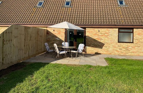 Wyton Cabaña | 2 bedroom accommodation in Wyton