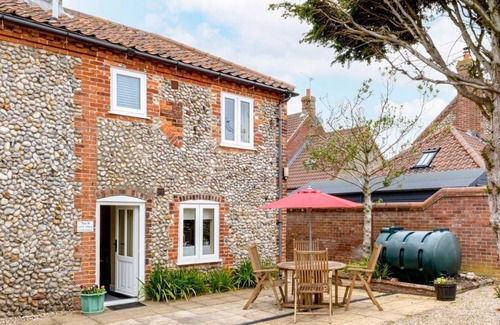 Langham Cabaña | 2 bedroom accommodation in Langham, near Holt
