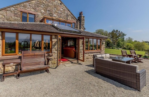 Endon Cabaña | 2 bedroom accommodation in Leek
