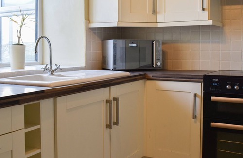 Mold Cabaña | 2 bedroom accommodation in Rhosesmor, near Mold