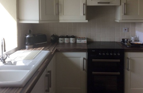Mold Cabaña | 2 bedroom accommodation in Rhosesmor, near Mold