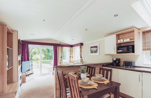Caerwys Chalet De Esquí | 2 bedroom accommodation in Caerwys, Flintshire