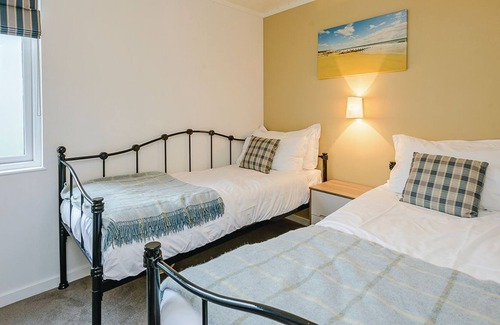 Ryde Cabina | 2 bedroom accommodation in Wootton, Nr Cowes