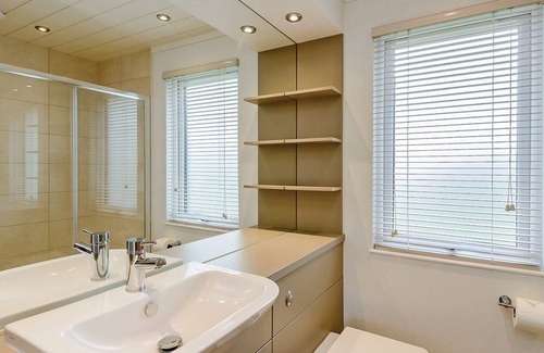 Ryde Cabina | 2 bedroom accommodation in Wootton, Nr Cowes