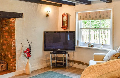 Occold Cabaña | 2 bedroom accommodation in Occold, near Eye