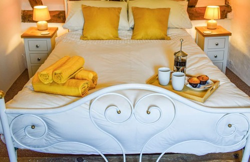 Occold Cabaña | 2 bedroom accommodation in Occold, near Eye