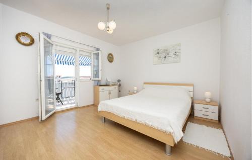 Gustirna Apartamento | 2 Bedroom Amazing Apartment In Gustirna