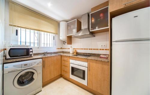 Cabanes Apartamento | 2 Bedroom Amazing Apartment In Cabanes