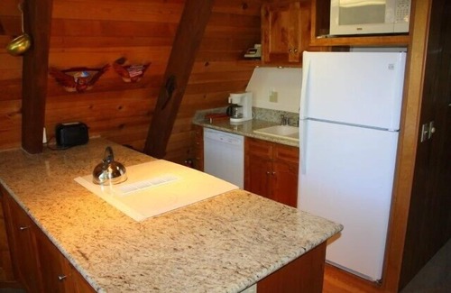 Truckee Cabina | 3 habitaciones + buhardilla, 2 baños, capacidad para 9 personas. South Shore de Donner Lake DLR # 027