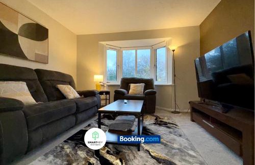 Woking Apartamento | 2 Bedroom Ap Close to Woking town with Free Parking