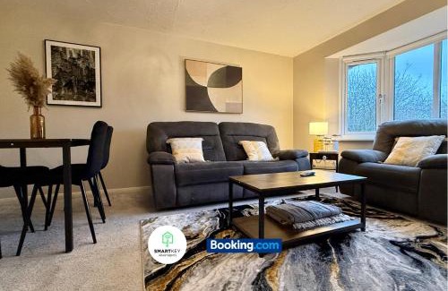 Woking Apartamento | 2 Bedroom Ap Close to Woking town with Free Parking