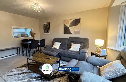 Woking Apartamento | 2 Bedroom Ap Close to Woking town with Free Parking