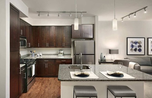 Newtown Square Apartamento | 2-Bedroom Apartment - 7-day min. - Background check/Lease Required