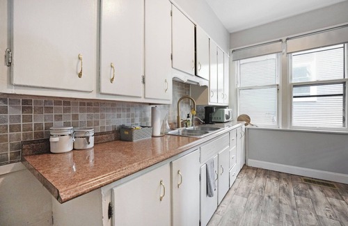 Grand Rapids Apartamento | 2 Bedroom Apartment 1st floor in historic district near downtown Grand Rapids!