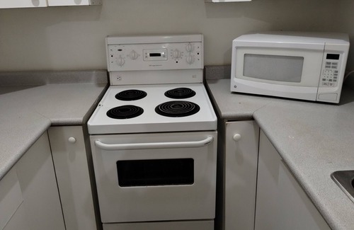 Durham Region Apartamento | 2 BEDROOM APARTMENT, bright and peacefull for a pleasant stay.